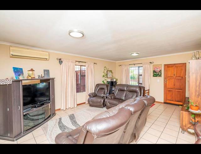 3 BEDROOM HOUSE FOR SALE IN DE OUDE SPRUIT
